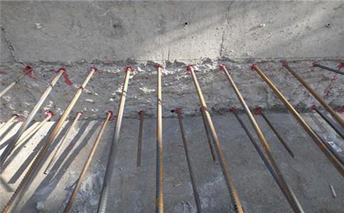 老師傅經(jīng)驗(yàn)：二次結(jié)構(gòu)植筋加固有哪些作用?。?></i><h2>老師傅經(jīng)驗(yàn)：二次結(jié)構(gòu)植筋加固有哪些作用?。?/h2>
<p>作為建筑加固者，應(yīng)該有不少人是知道植筋加固的，但是知道二次結(jié)構(gòu)植筋加固的人不是很多。說(shuō)到二次結(jié)構(gòu)，首先是要和大家說(shuō)說(shuō)一次結(jié)構(gòu)。在建…</p>
<span id=